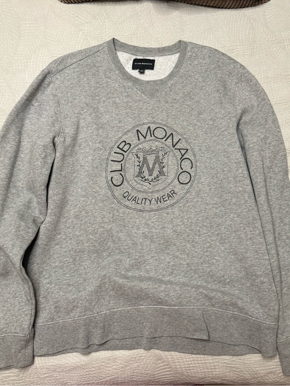Club Monaco Crest Crewneck Size Large